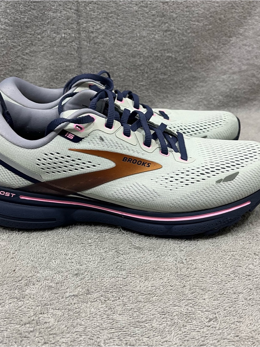 BROOKS Ghost 15 Womens 9.5D Running Shoes Sneakers Grey Purple Pink 1203801B492